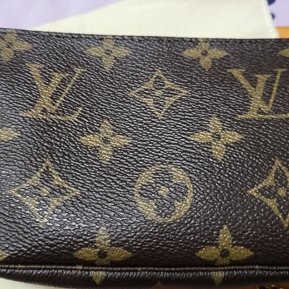 7️⃣5️⃣0️⃣ Mini Pochette Louis vuitton - Picture 4 of 7